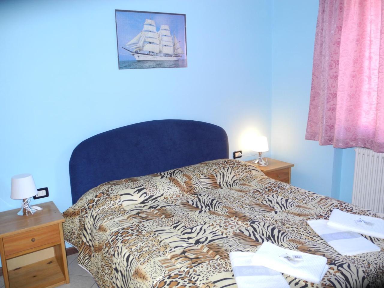Pianello Del Lario Residence Laguna Beach מראה חיצוני תמונה